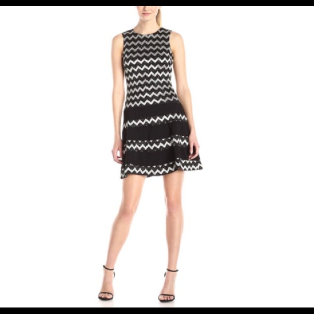 BETSY & ADAM FIT AND FLARE MINI COCKTAIL DRESS